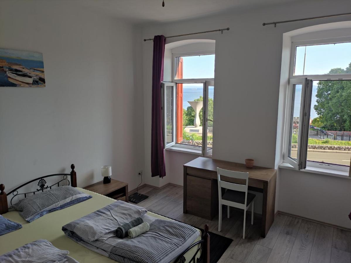 Apartment Aria
